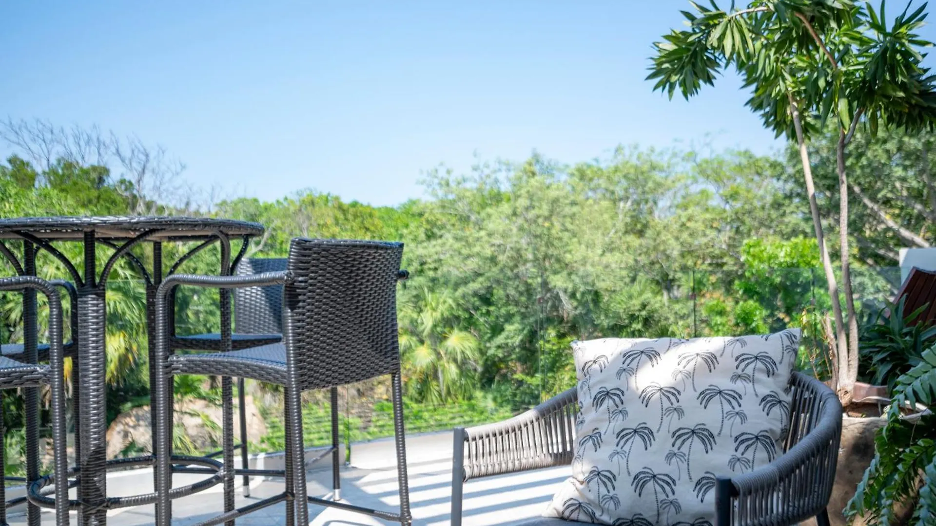 Apartmán Spacious & Serene Penthouse With Rooftop, Jungle Views, Prime Location Steps To Beach & 5Th Ave Playa del Carmen