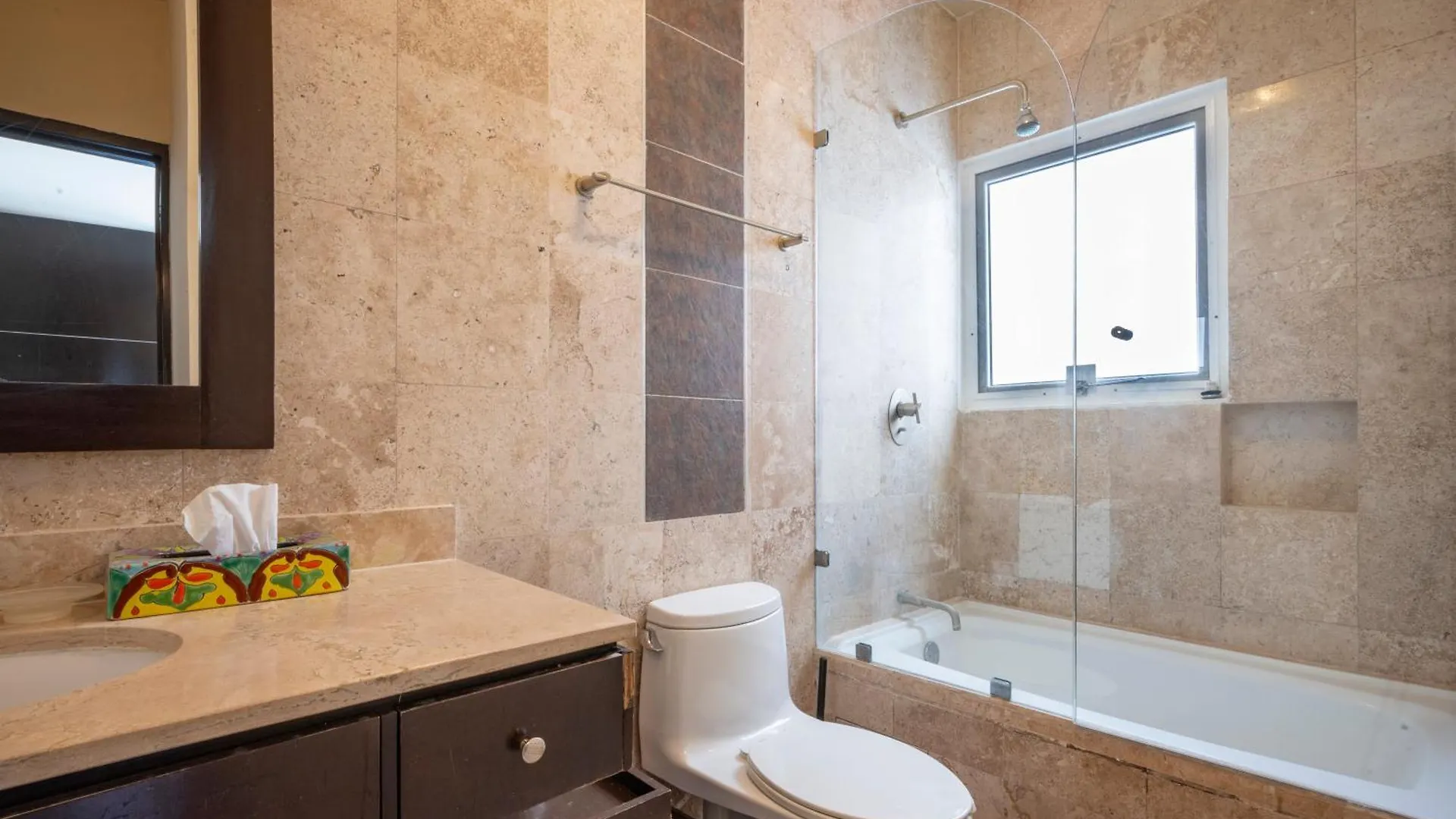 Spacious & Serene Penthouse With Rooftop, Jungle Views, Prime Location Steps To Beach & 5Th Ave Playa del Carmen