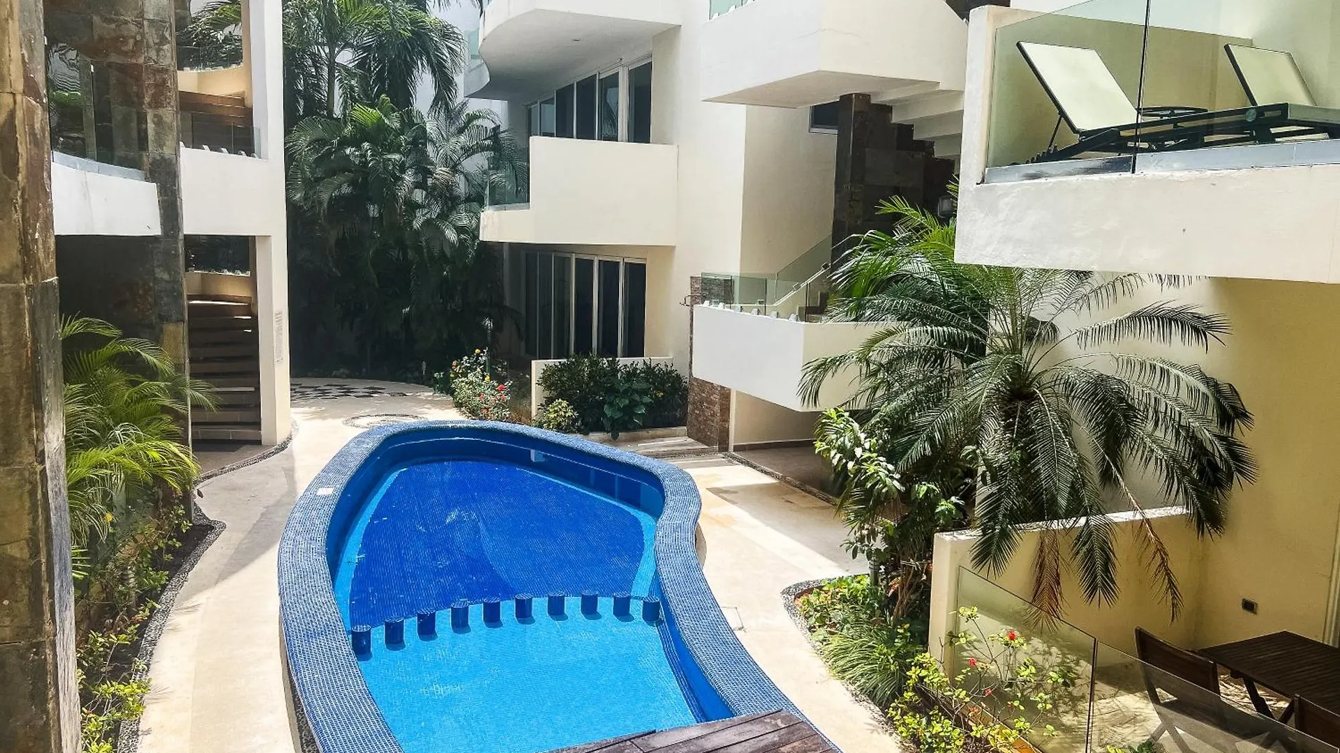 Spacious & Serene Penthouse With Rooftop, Jungle Views, Prime Location Steps To Beach & 5Th Ave Playa del Carmen Mexico