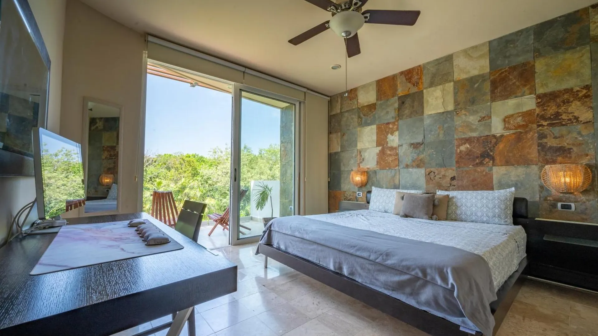Spacious & Serene Penthouse With Rooftop, Jungle Views, Prime Location Steps To Beach & 5Th Ave プレヤデルカーメン アパート