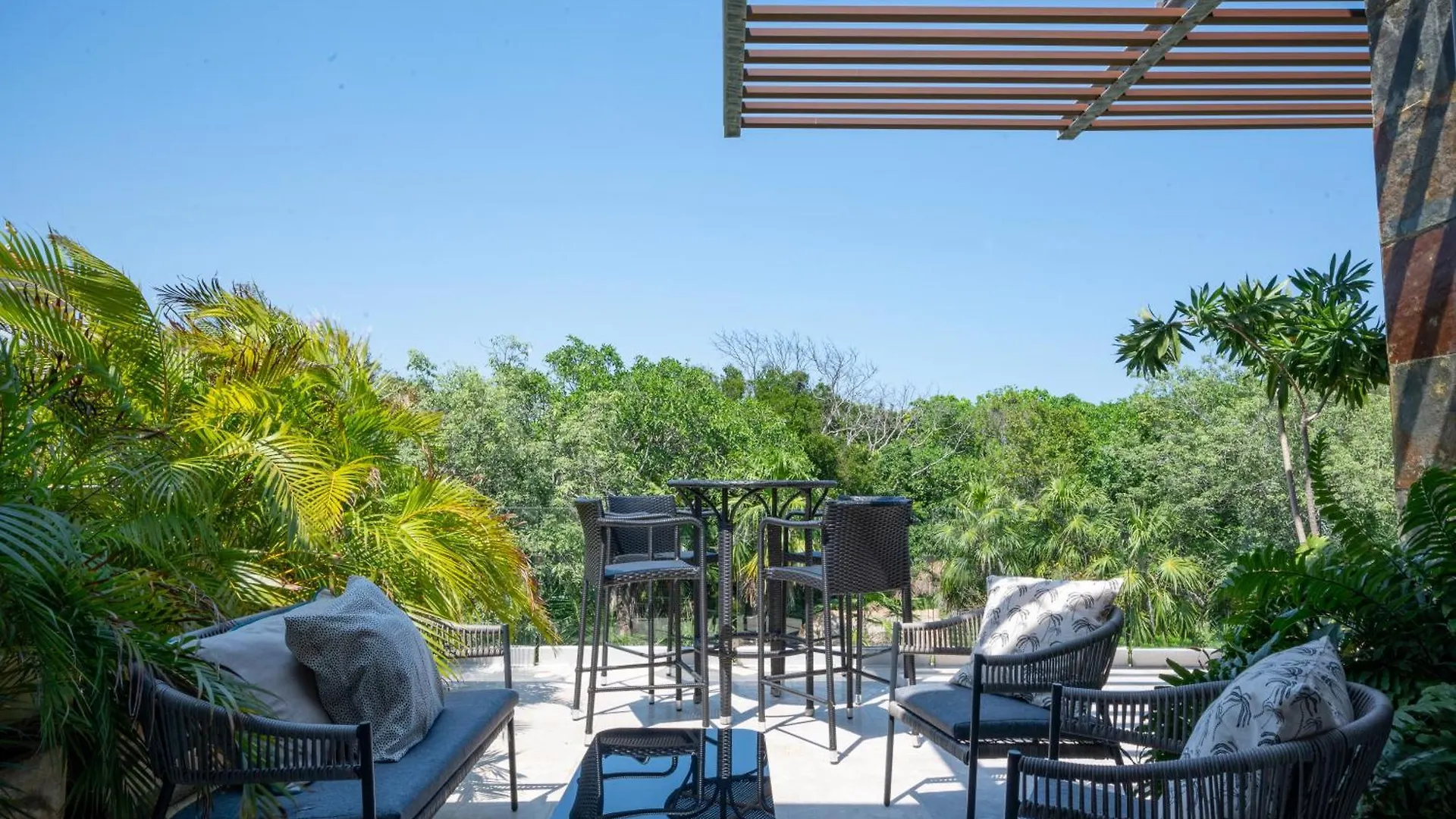 アパート Spacious & Serene Penthouse With Rooftop, Jungle Views, Prime Location Steps To Beach & 5Th Ave プレヤデルカーメン