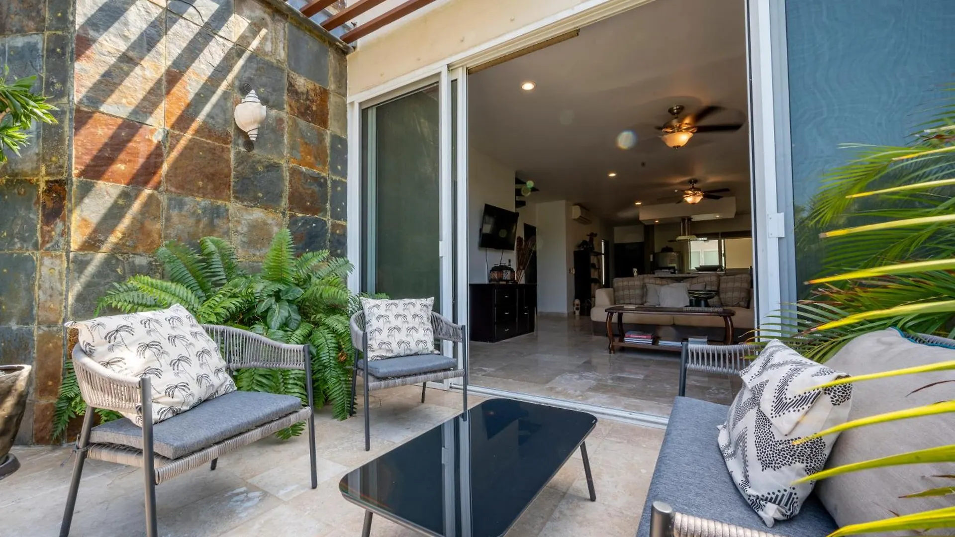 Spacious & Serene Penthouse With Rooftop, Jungle Views, Prime Location Steps To Beach & 5Th Ave プレヤデルカーメン